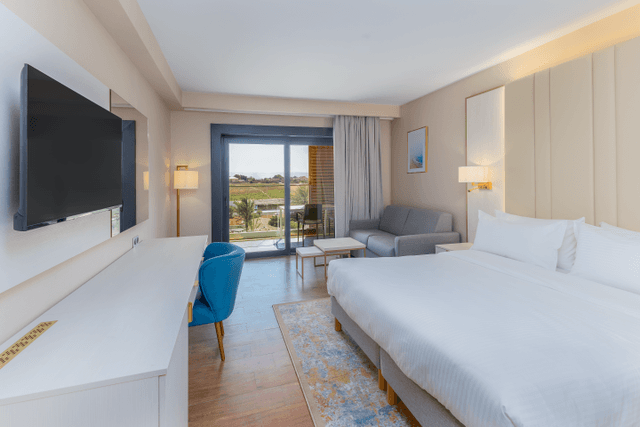 Pool Sea View — Azure Rottana